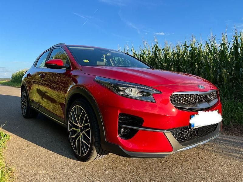 Rot Gebraucht 2021 Kia XCeed Spirit SUV | 19.499 € (Fairer Preis) - Bild 1/4