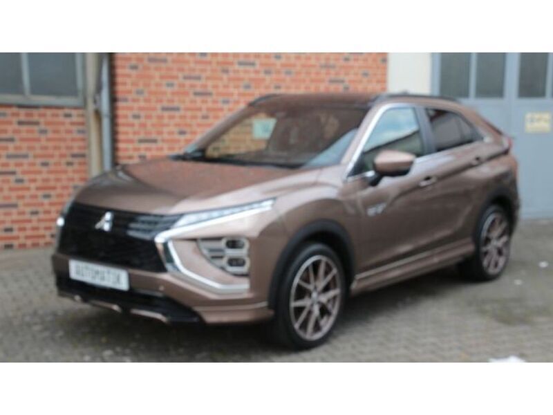 Bronzebraun (m) (metallic) Gebraucht 2022 Mitsubishi Eclipse Cross Top SUV | 23.980 € (Fairer Preis) - Bild 1/4