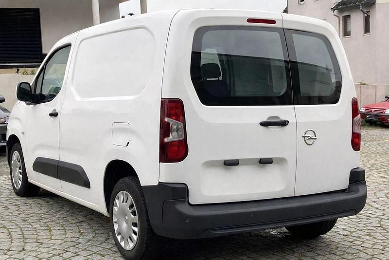 Gebraucht Opel Combo 102 PS (75 kW) 2021 Weiß Van / Kleinbus