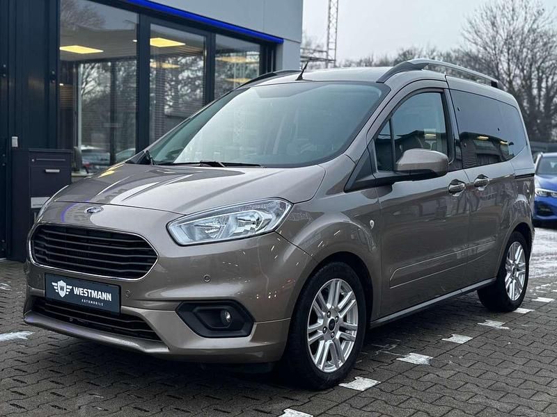 Gebraucht Ford Tourneo Titanium 101 PS (74 kW) 2018 Silber Kombi