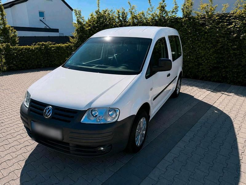 Używany VW Caddy Life 102 KM (75 kW) 2004 Biały Minivan
