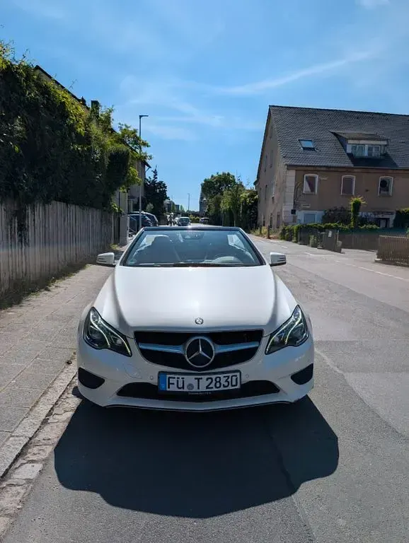 Gebraucht Mercedes E200 184 PS (135 kW) 2013 Weiß Cabrio
