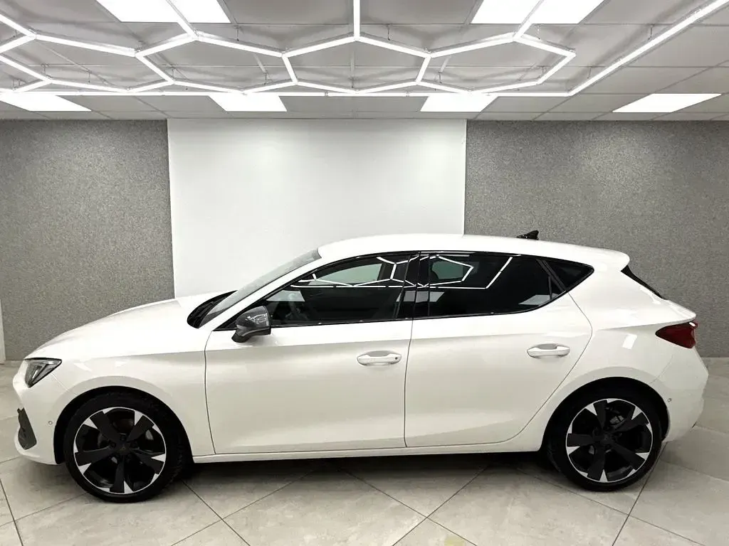 Second-hand Cupra Leon 150 CP (110 kW) 2024 Alb Berlinǎ