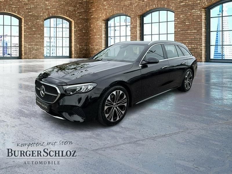 Metalliclack obsidianschwarz Gebraucht 2024 Mercedes E200 Avantgarde Kombi | 42.589 € (Fairer Preis) - Bild 1/4