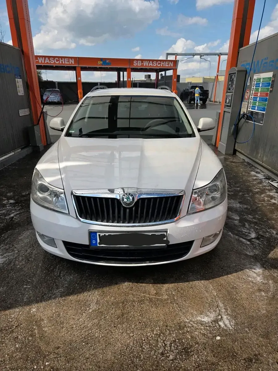 Usado Skoda Octavia 105 CV (77 kW) 2013 Blanco Familiar