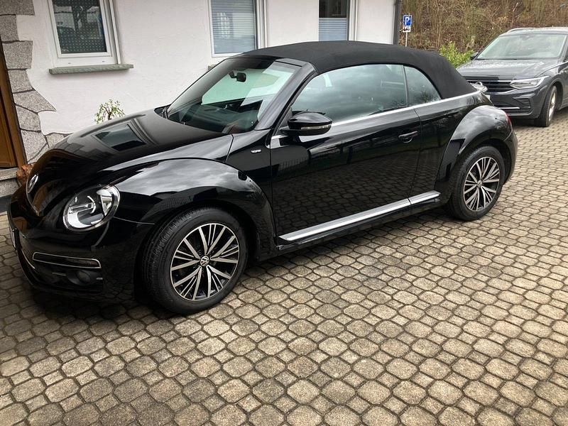 Gebraucht VW Beetle Cabriolet Allstar 105 PS (77 kW) 2016 Schwarz Cabrio