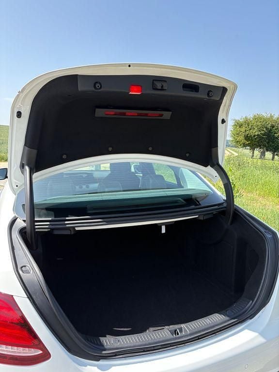 Gebraucht Mercedes E200 Avantgarde 184 PS (135 kW) 2016 Weiß Limousine