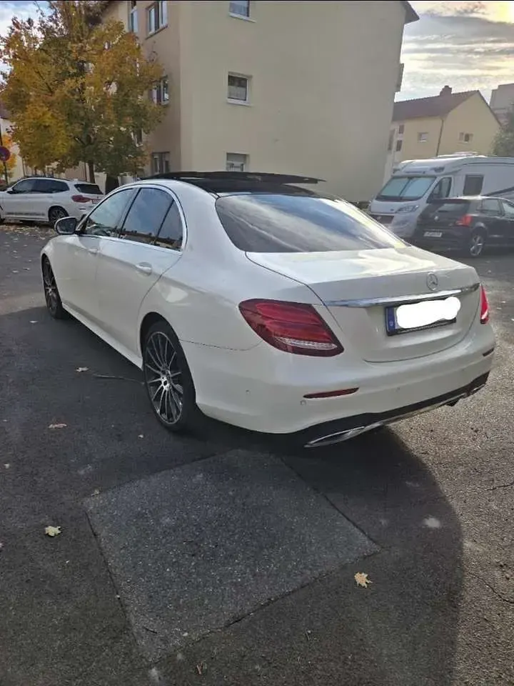 Gebraucht Mercedes E350 AMG line 258 PS (189 kW) 2017 Weiß Limousine