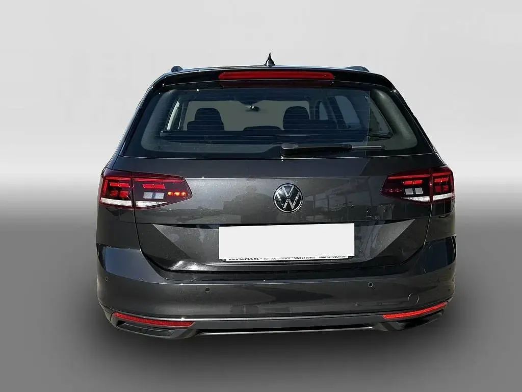 Usata VW Passat 122 CV (89 kW) 2024 Grigio Station wagon