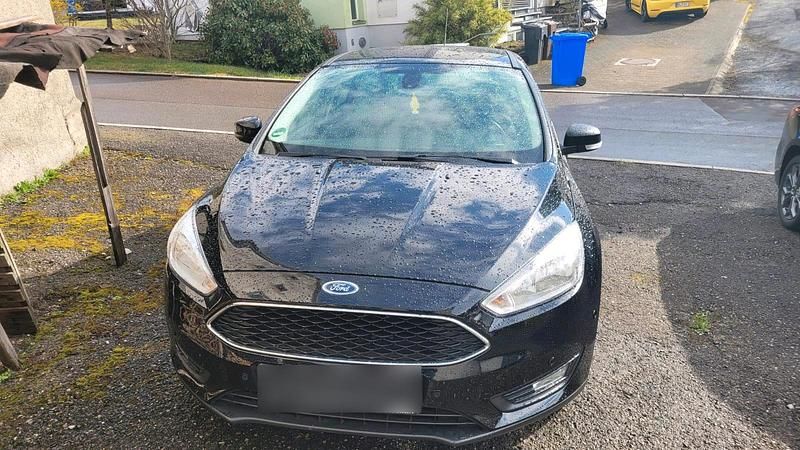 Gebraucht Ford Focus Business Edition 125 PS (91 kW) 2016 Schwarz Kombi