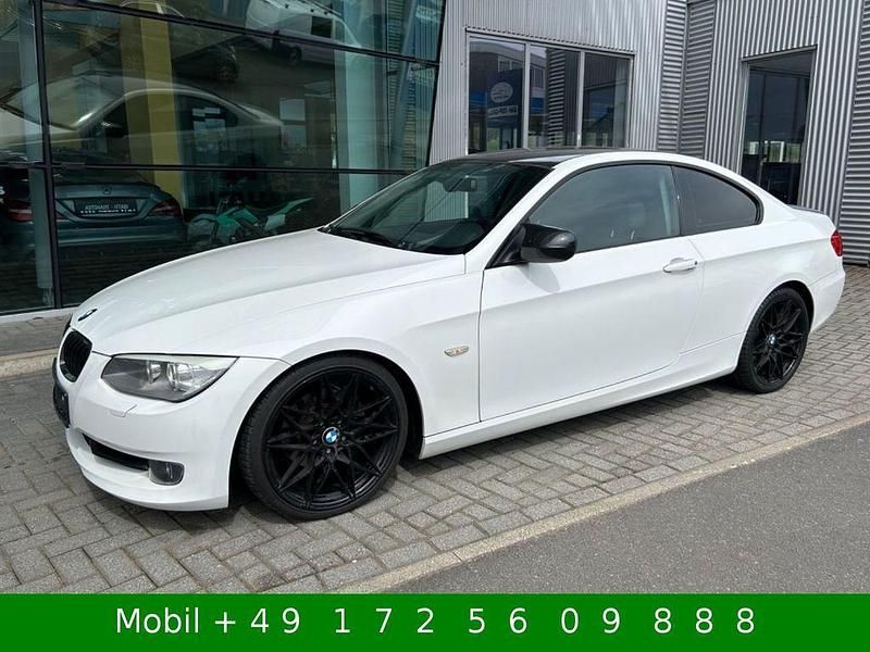 Weiß Gebraucht 2012 BMW 320 Sport Line Coupé | 11.000 € (Fairer Preis) - Bild 1/4