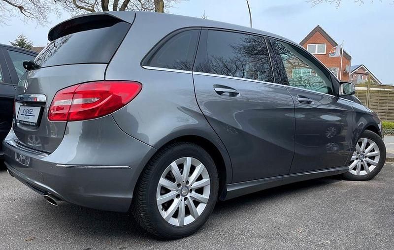 Gebraucht Mercedes B180 122 PS (89 kW) 2014 Grau Van / Kleinbus