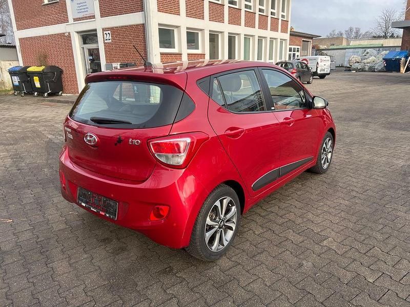 Gebraucht Hyundai i10 Edition 67 PS (49 kW) 2014 Rot Kleinwagen