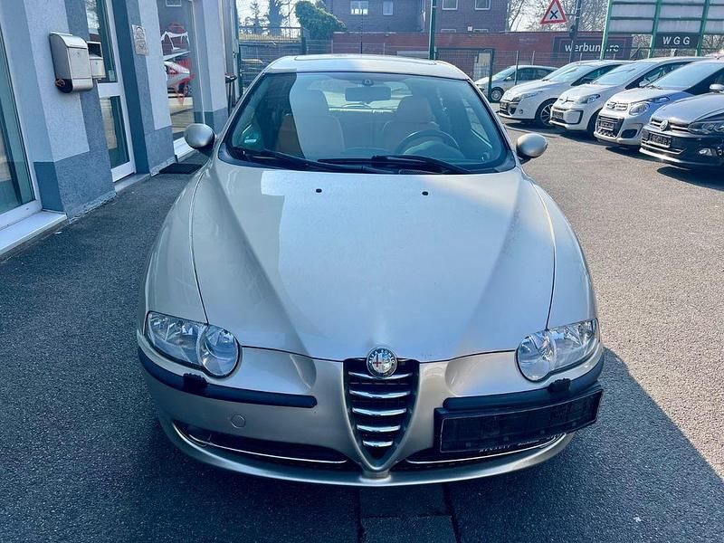 Gebraucht Alfa Romeo 147 105 PS (77 kW) 2004 Silber Kleinwagen