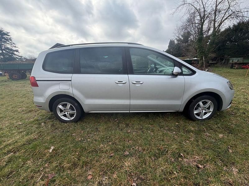 Gebraucht Seat Alhambra 140 PS (102 kW) 2014 Silber Van / Kleinbus