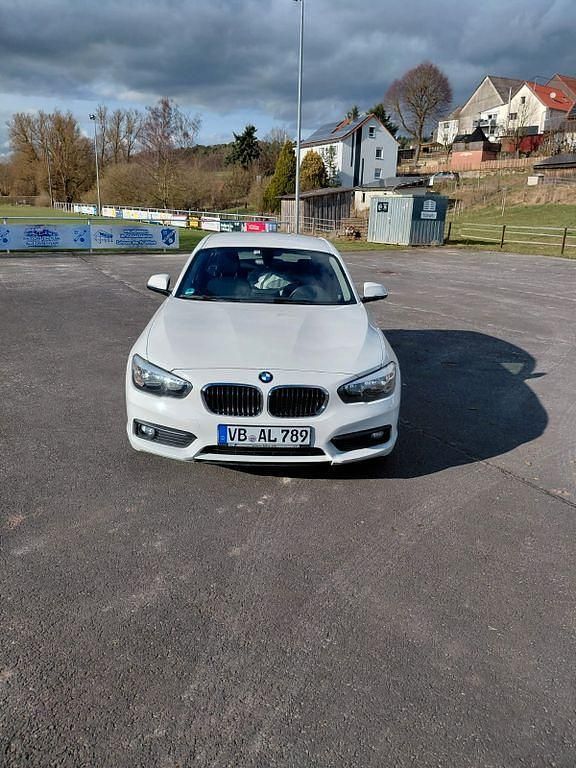Gebraucht BMW 116 Advantage 109 PS (80 kW) 2016 Weiß Kleinwagen