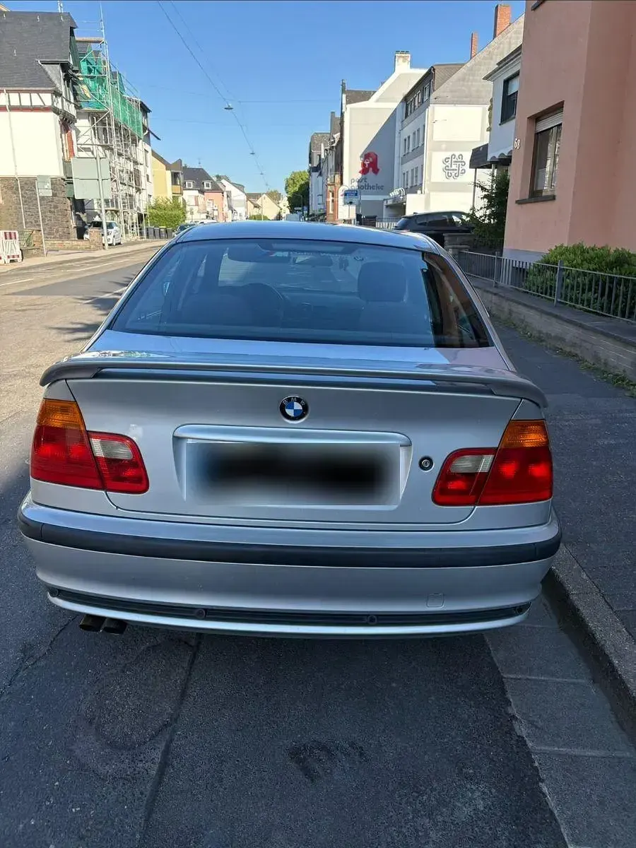 Gebraucht BMW 320 Sport Line 150 PS (110 kW) 1998 Grau Limousine