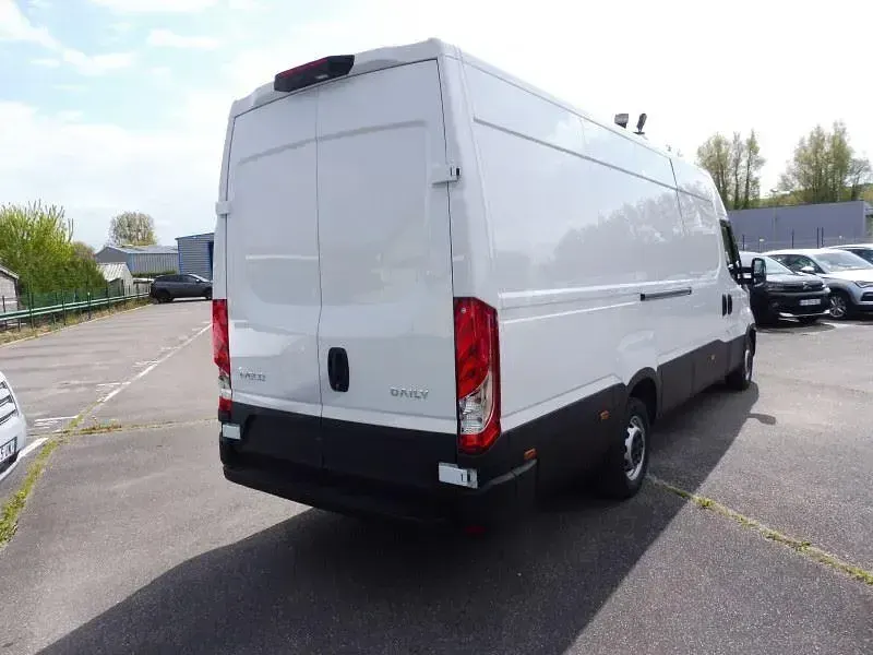 Neu Iveco Daily 177 PS (130 kW) 2026 Blanc Van