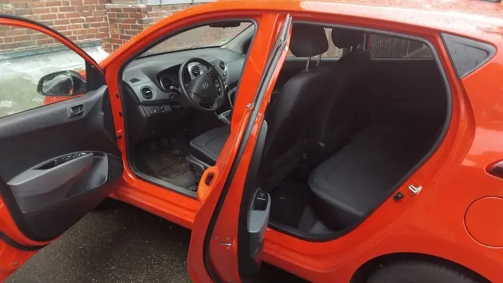 Gebraucht Hyundai i10 67 PS (49 kW) 2019 Rot Kleinwagen