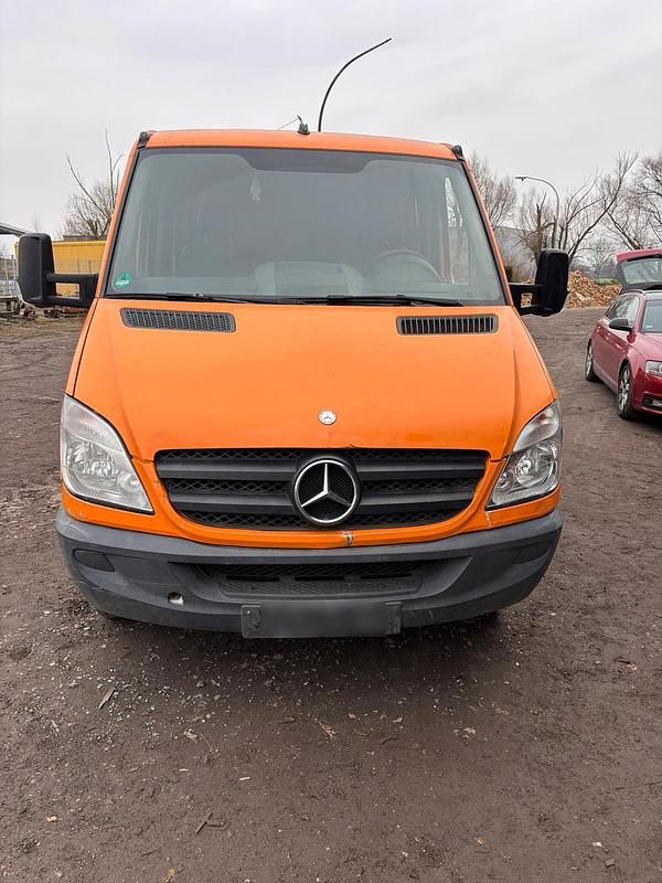 Orange Gebraucht 2010 Mercedes Sprinter Van | 9.900 € - Bild 1/4