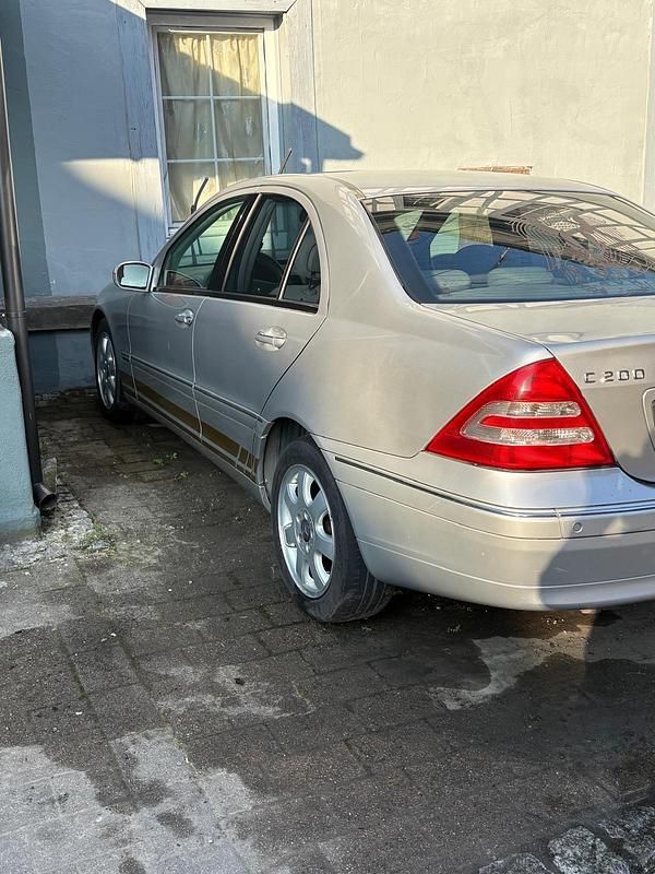 Gebraucht Mercedes C200 163 PS (119 kW) 2001 Silber Limousine