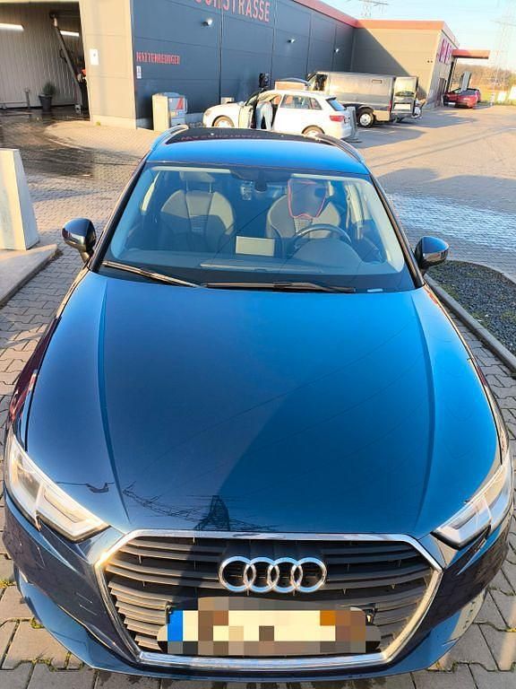 Gebraucht Audi A3 Sport 150 PS (110 kW) 2019 Blau Limousine