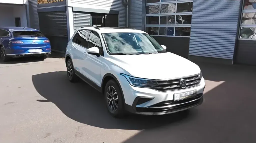 Gebraucht VW Tiguan Life 131 PS (96 kW) 2023 Weiß SUV