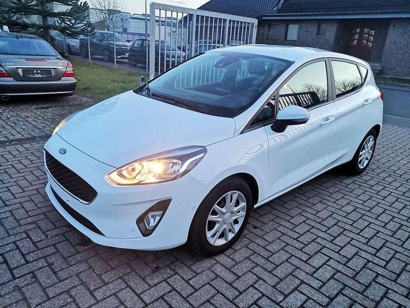 Gebraucht Ford Fiesta 101 PS (74 kW) 2020 Frostweiß Kleinwagen