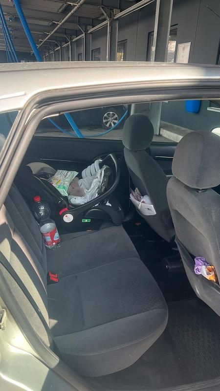 Gebraucht Ford Focus 101 PS (74 kW) 2002 Grau Limousine