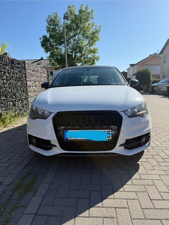 Weiß Gebraucht 2013 Audi A1 Sportback S-Line Kleinwagen | 5.700 € (Guter Preis) - Bild 1/4