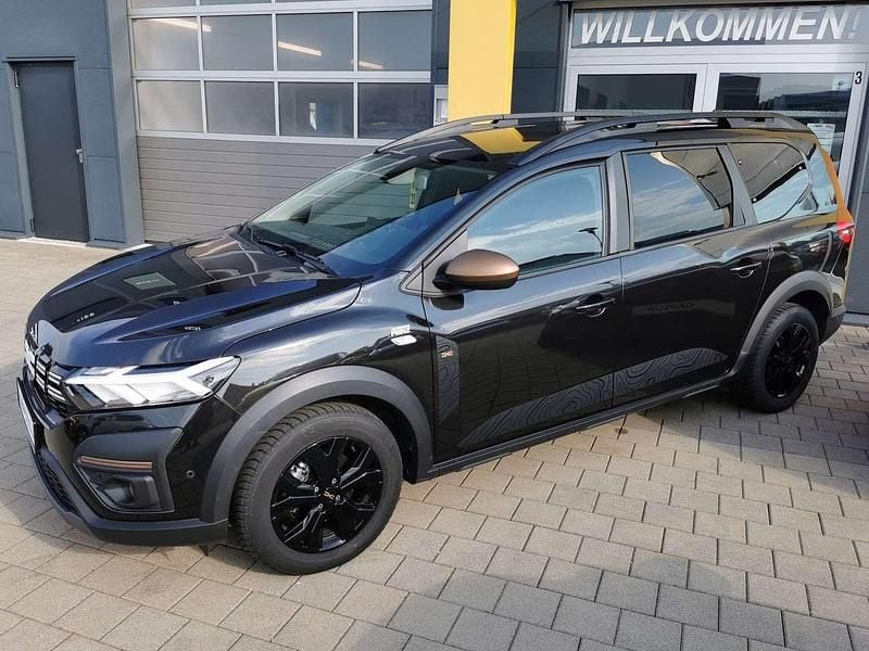 Gebraucht Dacia Jogger Extreme 110 PS (80 kW) 2025 Perlmuttschwarz Van / Kleinbus