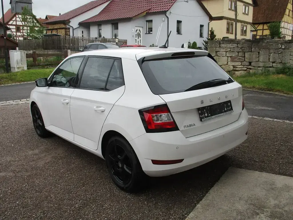 Gebraucht Skoda Fabia 95 PS (69 kW) 2021 Weiß Kleinwagen