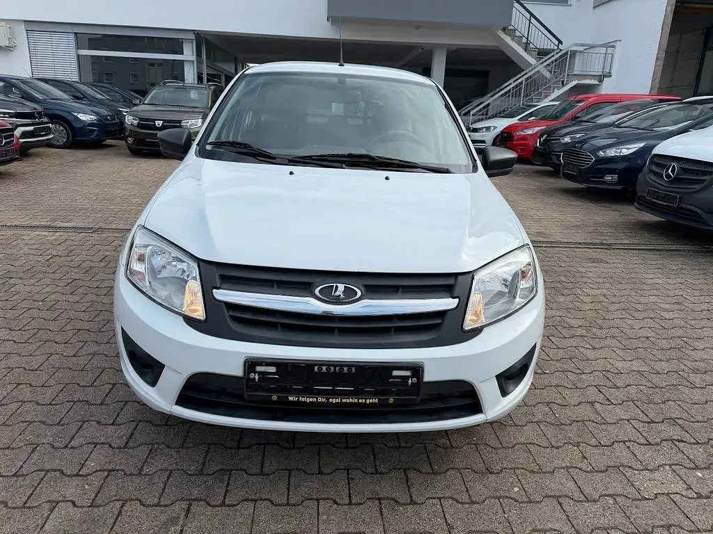 Gebraucht Lada Granta 98 PS (72 kW) 2016 Weiß Limousine