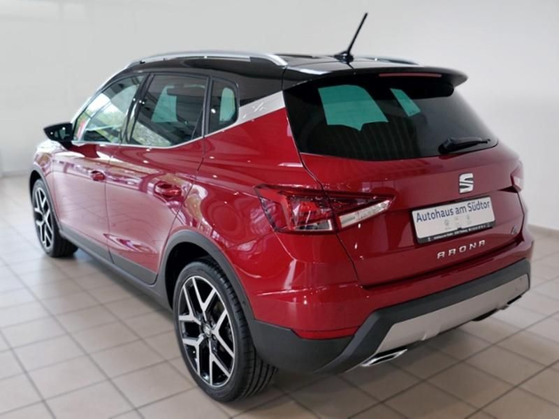 Gebraucht Seat Arona FR 110 PS (80 kW) 2021 Desire rot metallic/midnight schwarz met (metallic) SUV