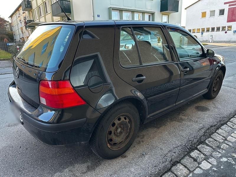 Gebraucht VW Golf IV 75 PS (55 kW) 2002 Schwarz Kleinwagen