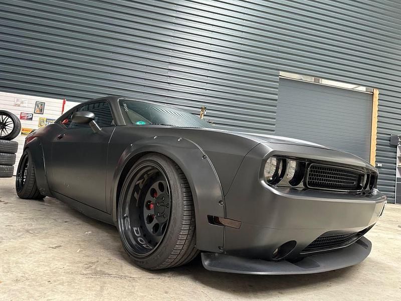 Schwarz Gebraucht 2011 Dodge Challenger Coupé | 39.900 € - Bild 1/4
