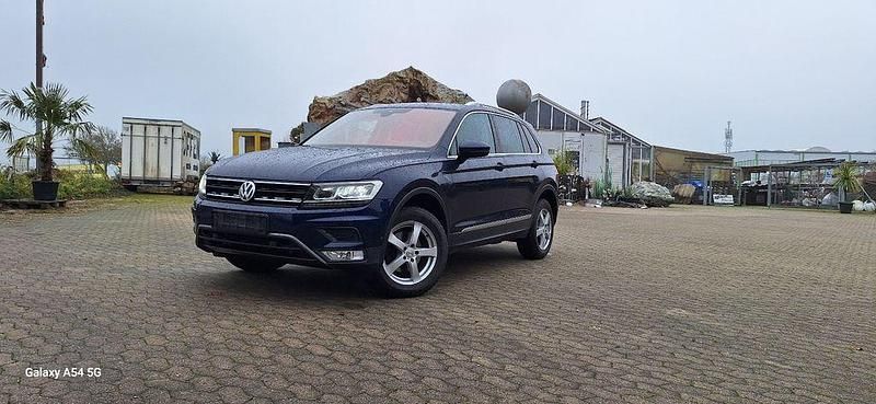Blau Gebraucht 2016 VW Tiguan Highline SUV | 16.399 € (Etwas zu teuer) - Bild 1/4
