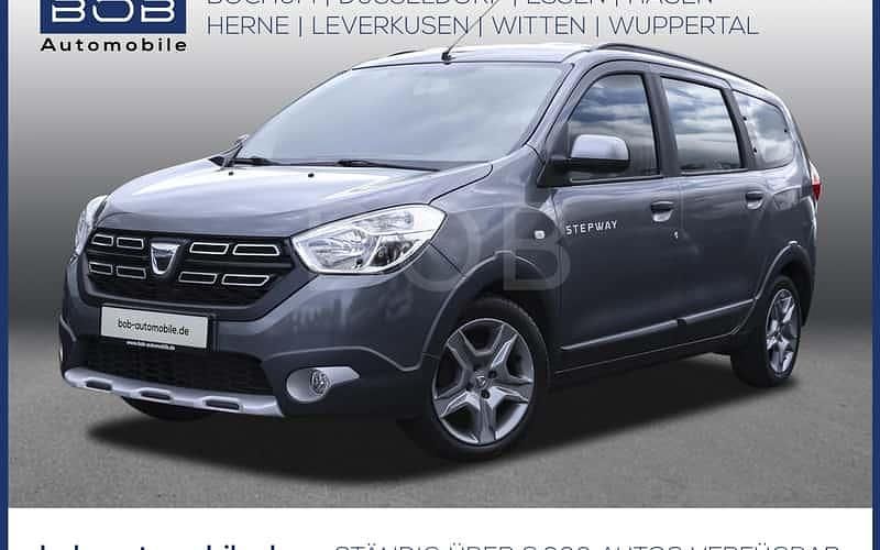 Grau Gebraucht 2018 Dacia Lodgy Stepway Van / Kleinbus | 13.488 € (Teuer) - Bild 1/4