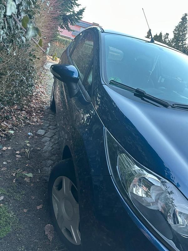 Gebraucht Ford Fiesta 60 PS (44 kW) 2012 Blau Kleinwagen