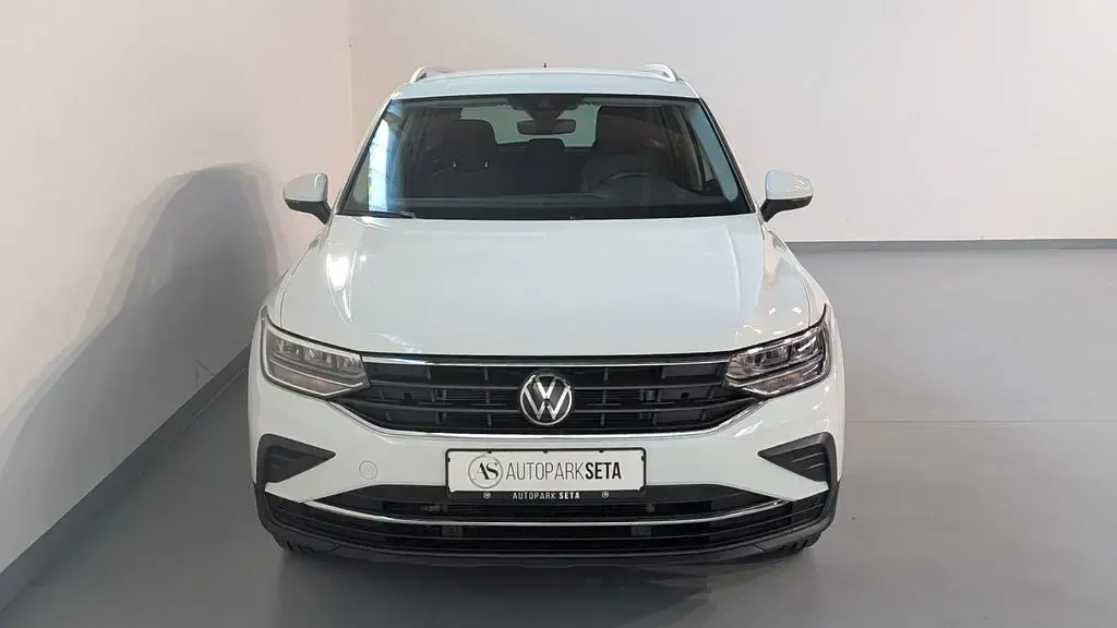 Gebraucht VW Tiguan Life 150 PS (110 kW) 2023 Weiß SUV