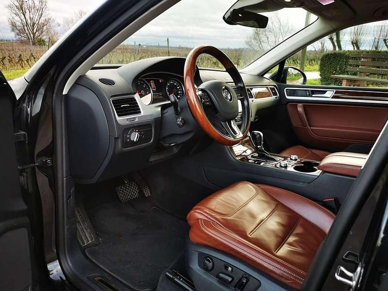 Schwarz Gebraucht 2017 VW Touareg Terrain Tech SUV | 23.500 € (Fairer Preis) - Bild 1/4