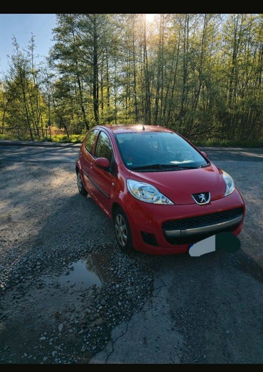 Rot Gebraucht 2009 Peugeot 107 Kleinwagen | 1.650 € (Guter Preis) - Bild 1/4