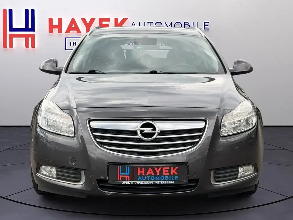 Gebraucht Opel Insignia Edition 140 PS (102 kW) 2010 Grau Kombi