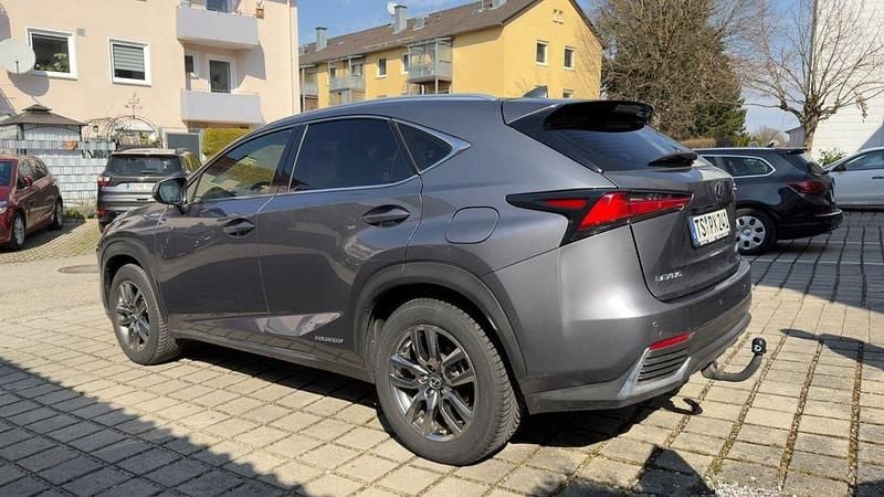 Gebraucht Lexus NX300 197 PS (144 kW) 2018 Grau SUV
