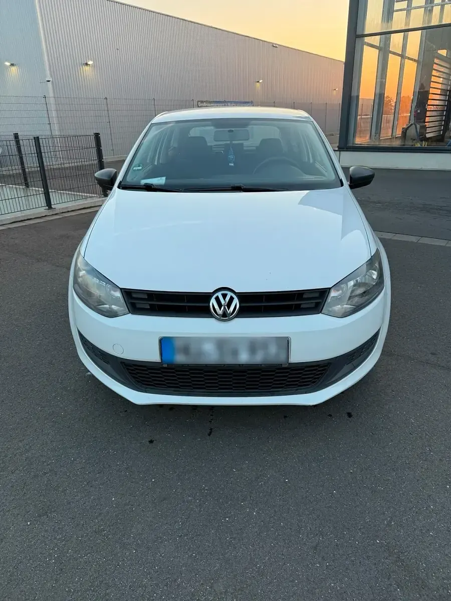 Gebraucht VW Polo 70 PS (51 kW) 2014 Weiß Kleinwagen