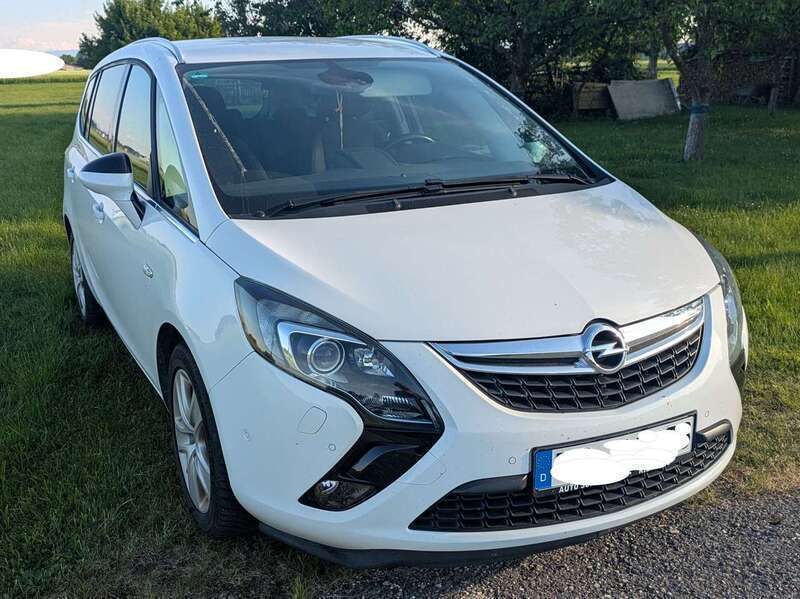 Weiß Gebraucht 2016 Opel Zafira Tourer Business Van / Kleinbus | 6.900 € (Guter Preis) - Bild 1/4