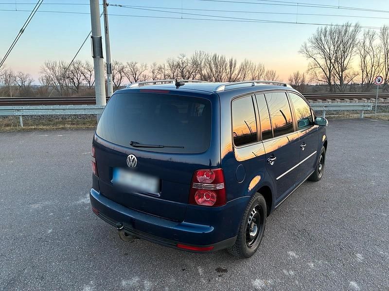 Gebraucht VW Touran 105 PS (77 kW) 2008 Blau Van / Kleinbus