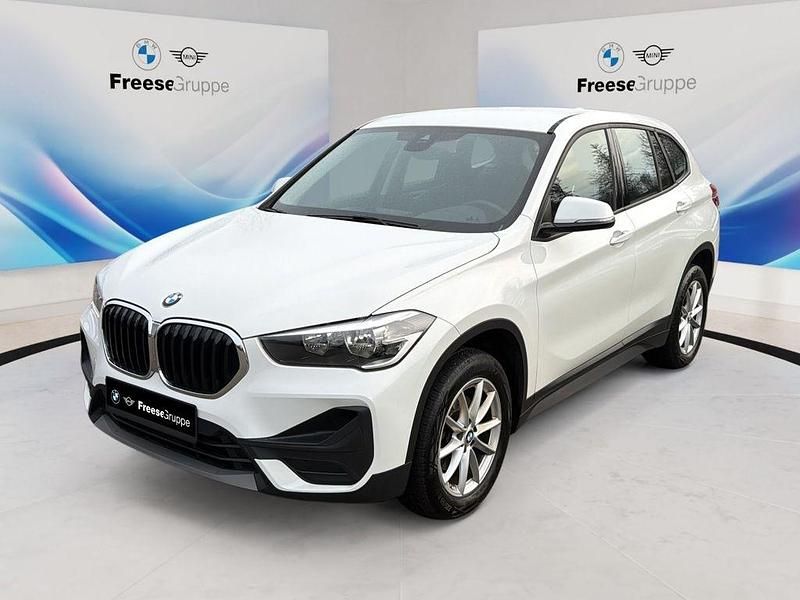 Weiß Gebraucht 2021 BMW X1 Advantage SUV | 22.990 € (Fairer Preis) - Bild 1/4