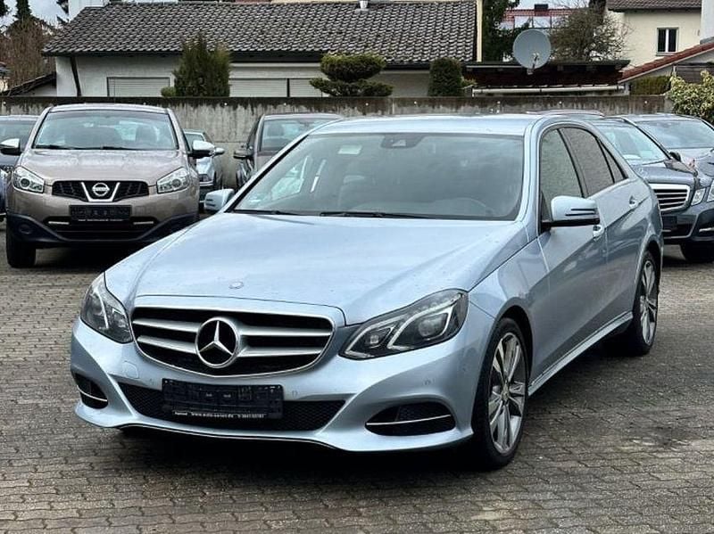 Silber Gebraucht 2013 Mercedes E350 Avantgarde Limousine | 12.999 € (Superpreis) - Bild 1/4