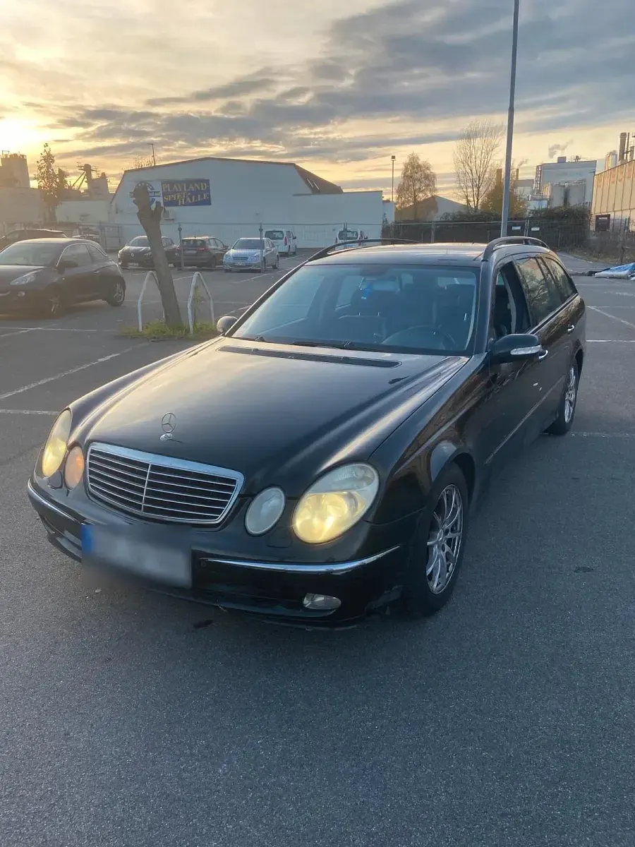Gebraucht Mercedes E270 177 PS (130 kW) 2003 Schwarz Kombi